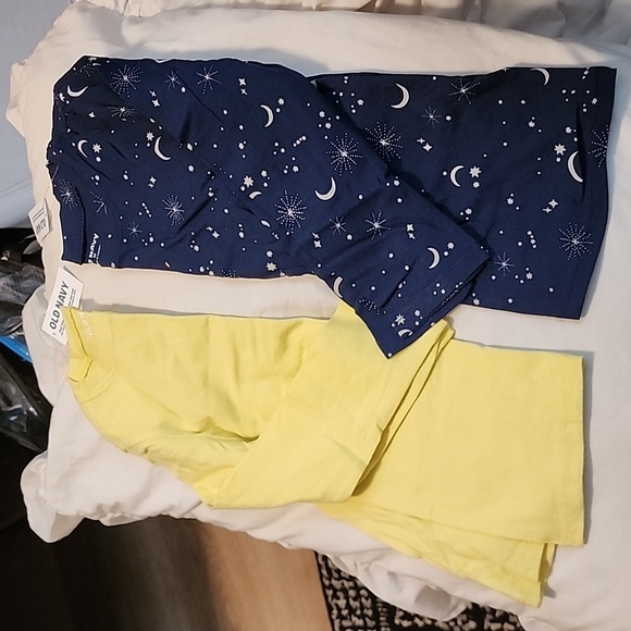 Old navy long sleeve tee - Picture 2 of 2